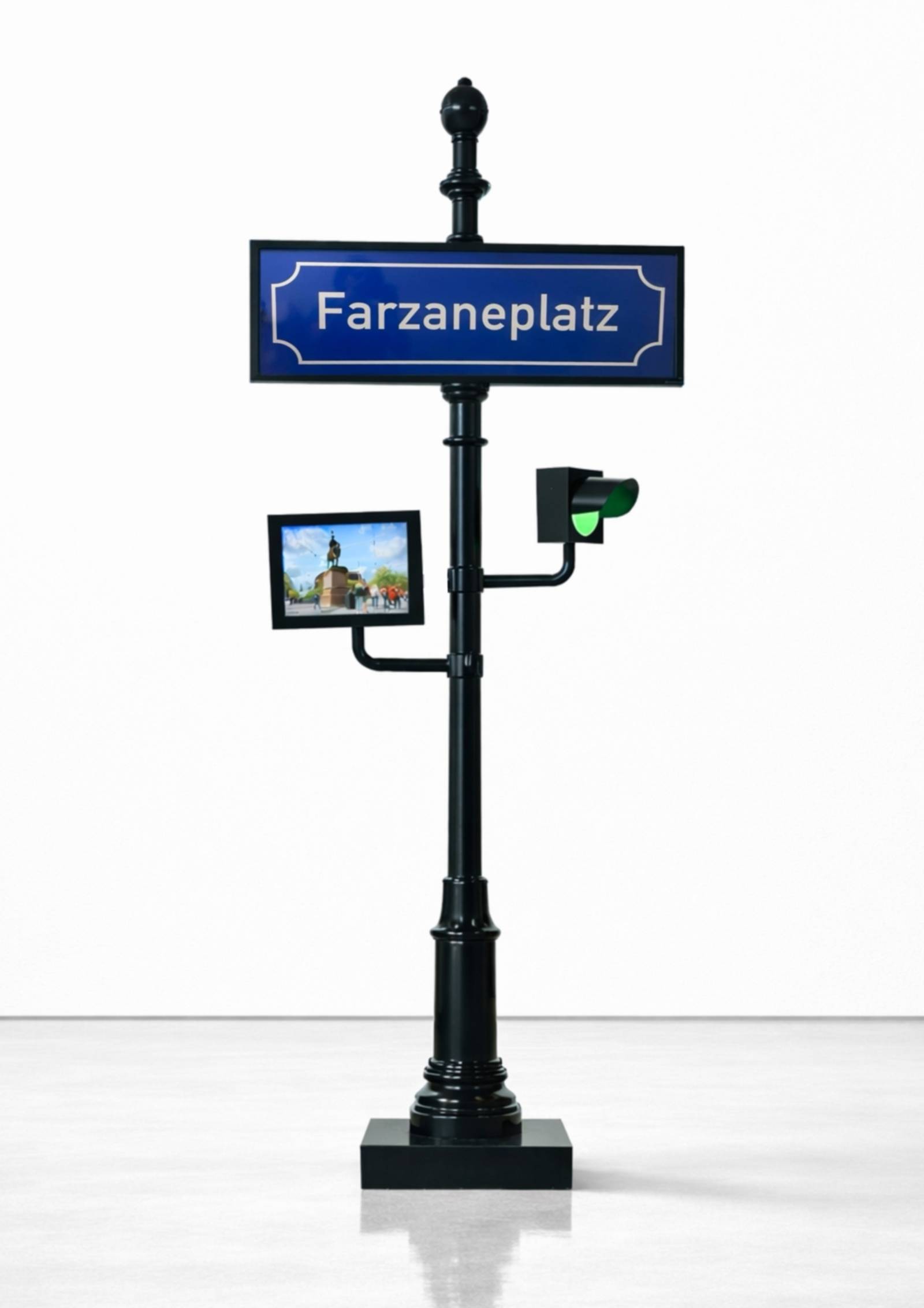 Zu sehen ist ein Kunstwerk von Farzane Vaziritabar: Ein nachgebautes Stra&szlig;enschild mit der Aufschrift &bdquo;Farzaneplatz&ldquo;