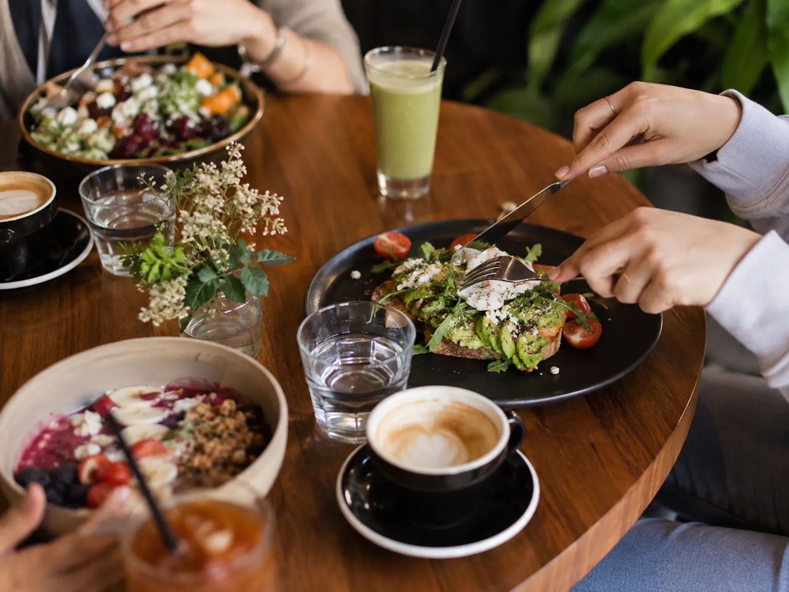 tavola imbandita al ristorante