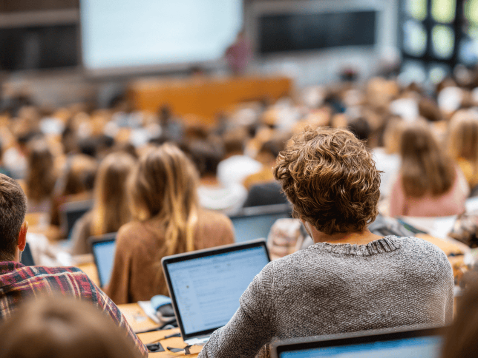 Lernenede im Hörsaal