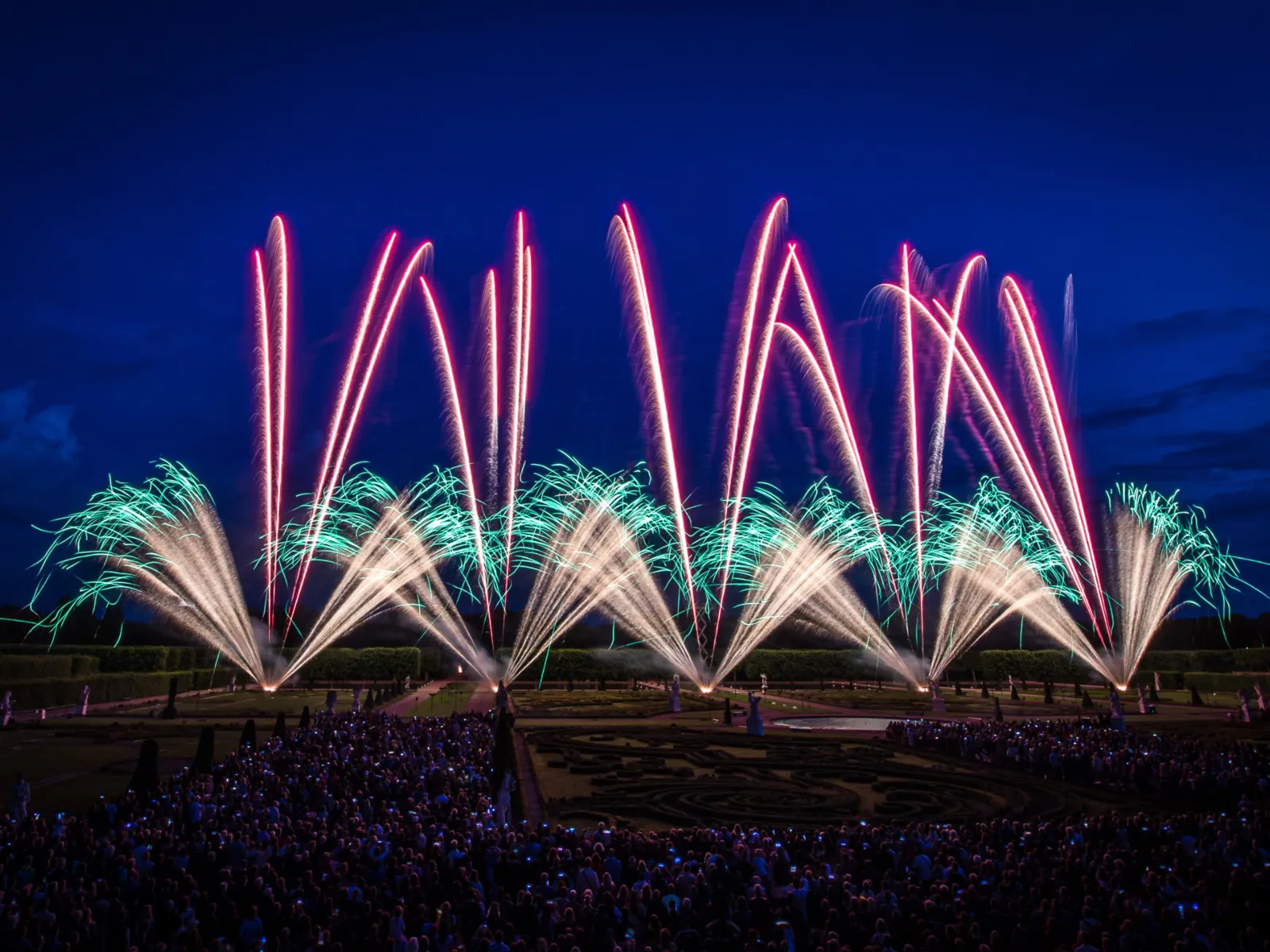 Focuri de artificii 2025