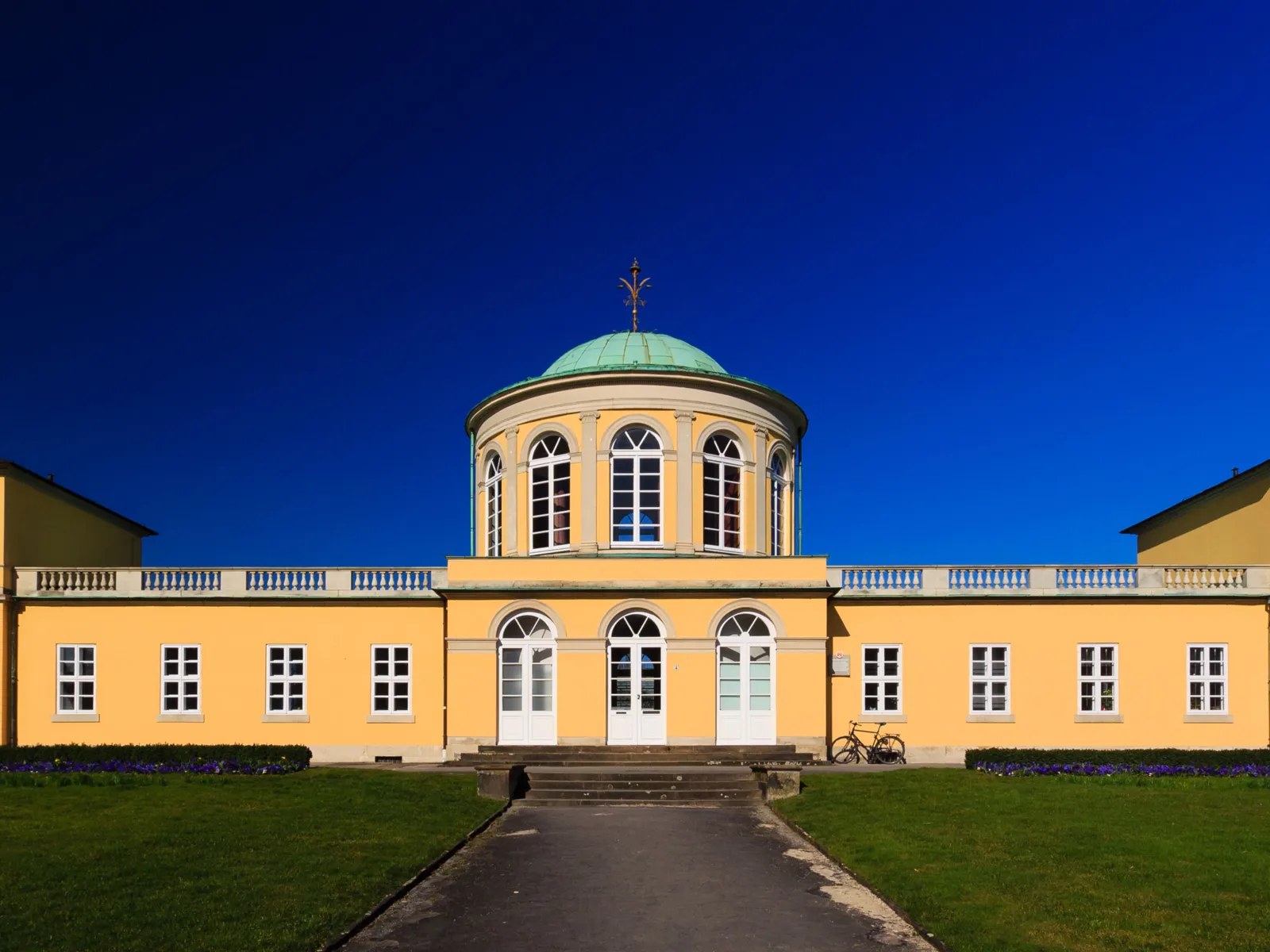 Kirjaston paviljonki