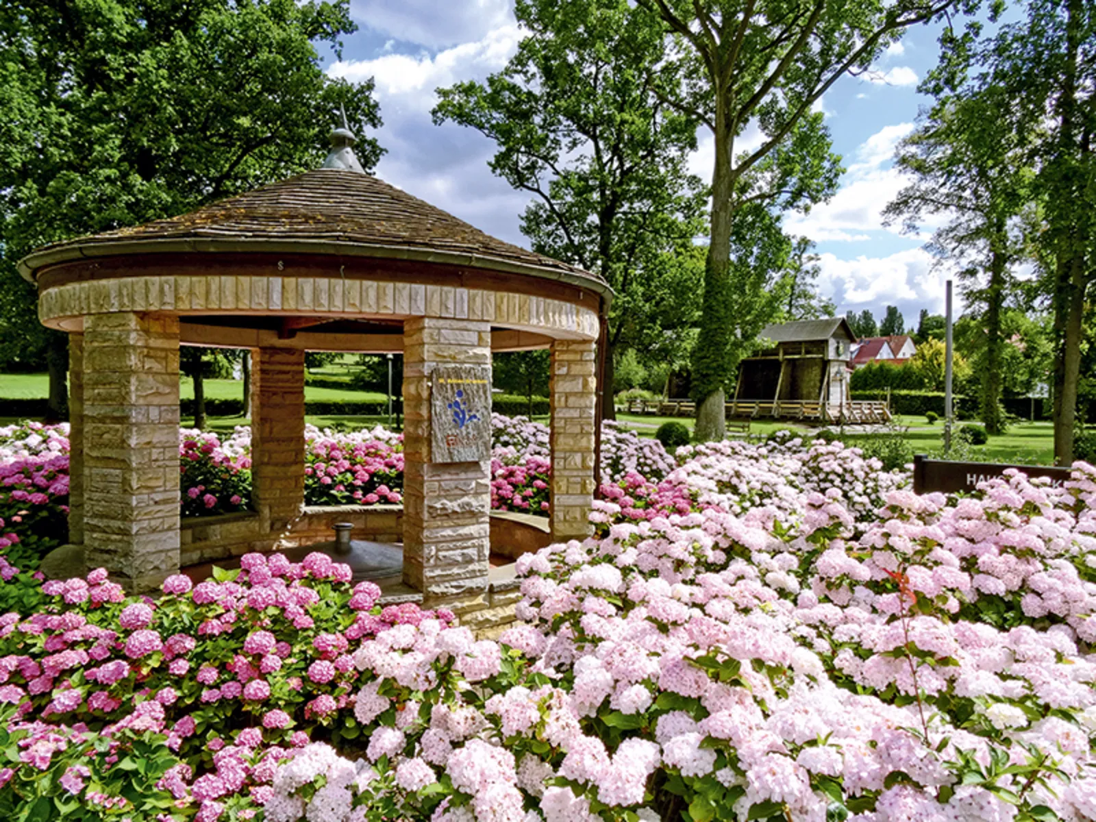 St. Annen-Brunnentempel im Kur-und Landschaftspark 