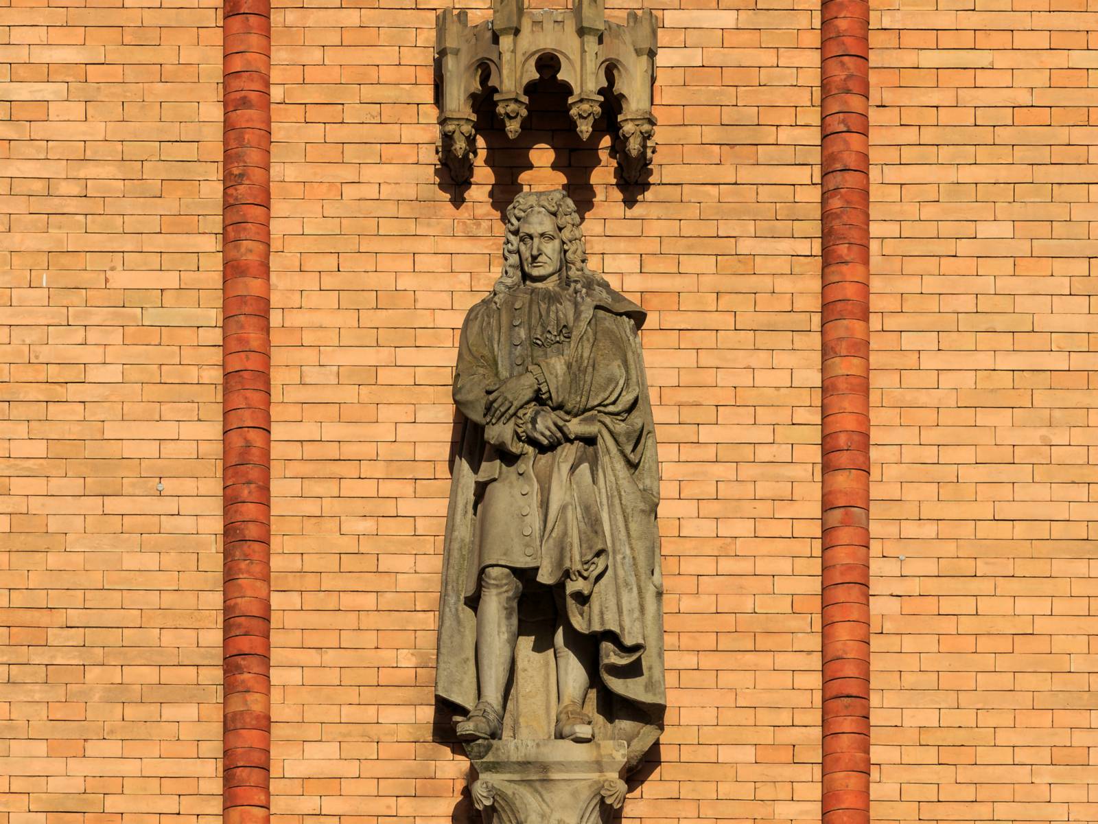 Leibniz-statyn vid Künstlerhaus