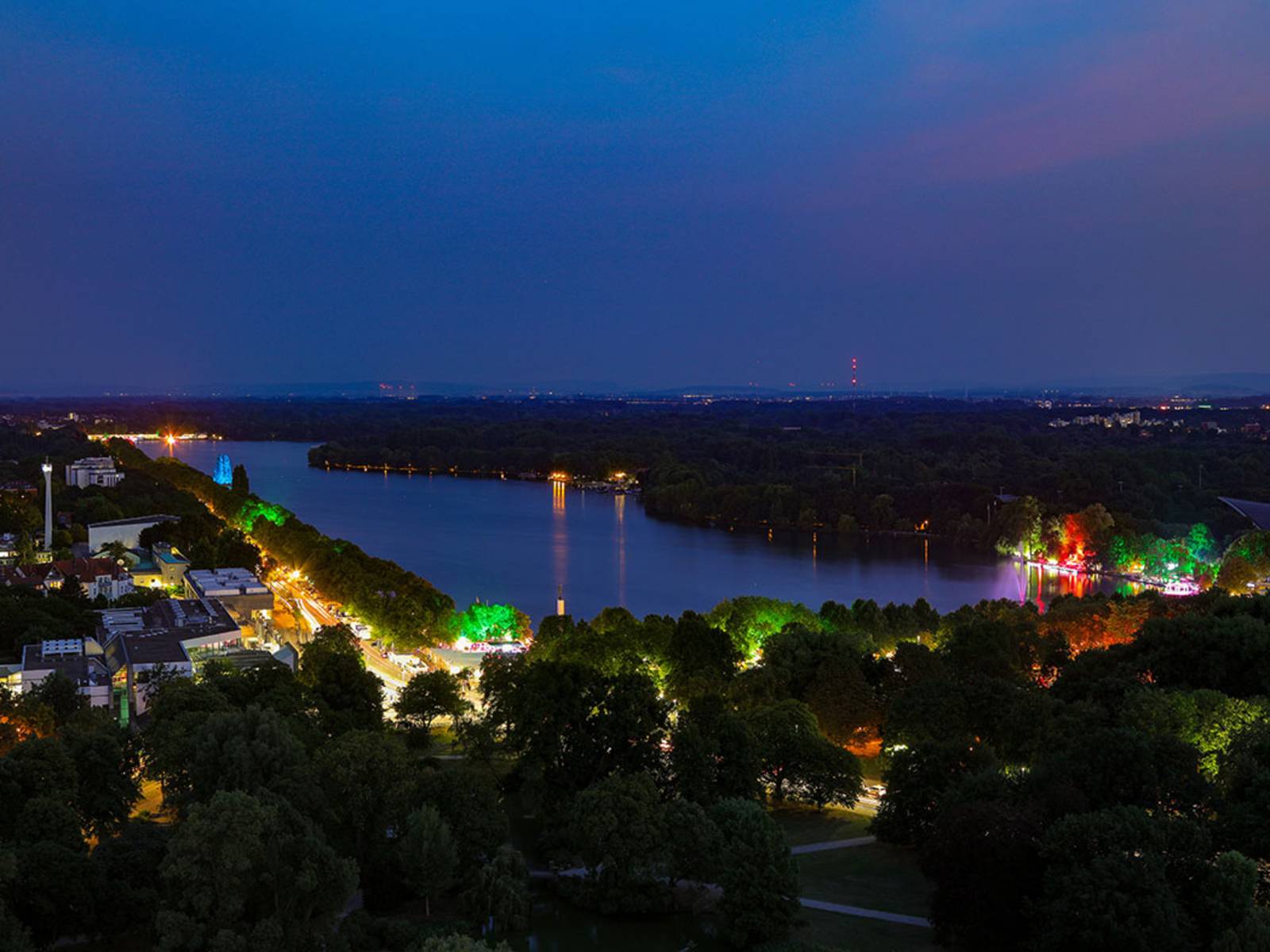 Blick von der Rathauskuppel auf das Maschseefest