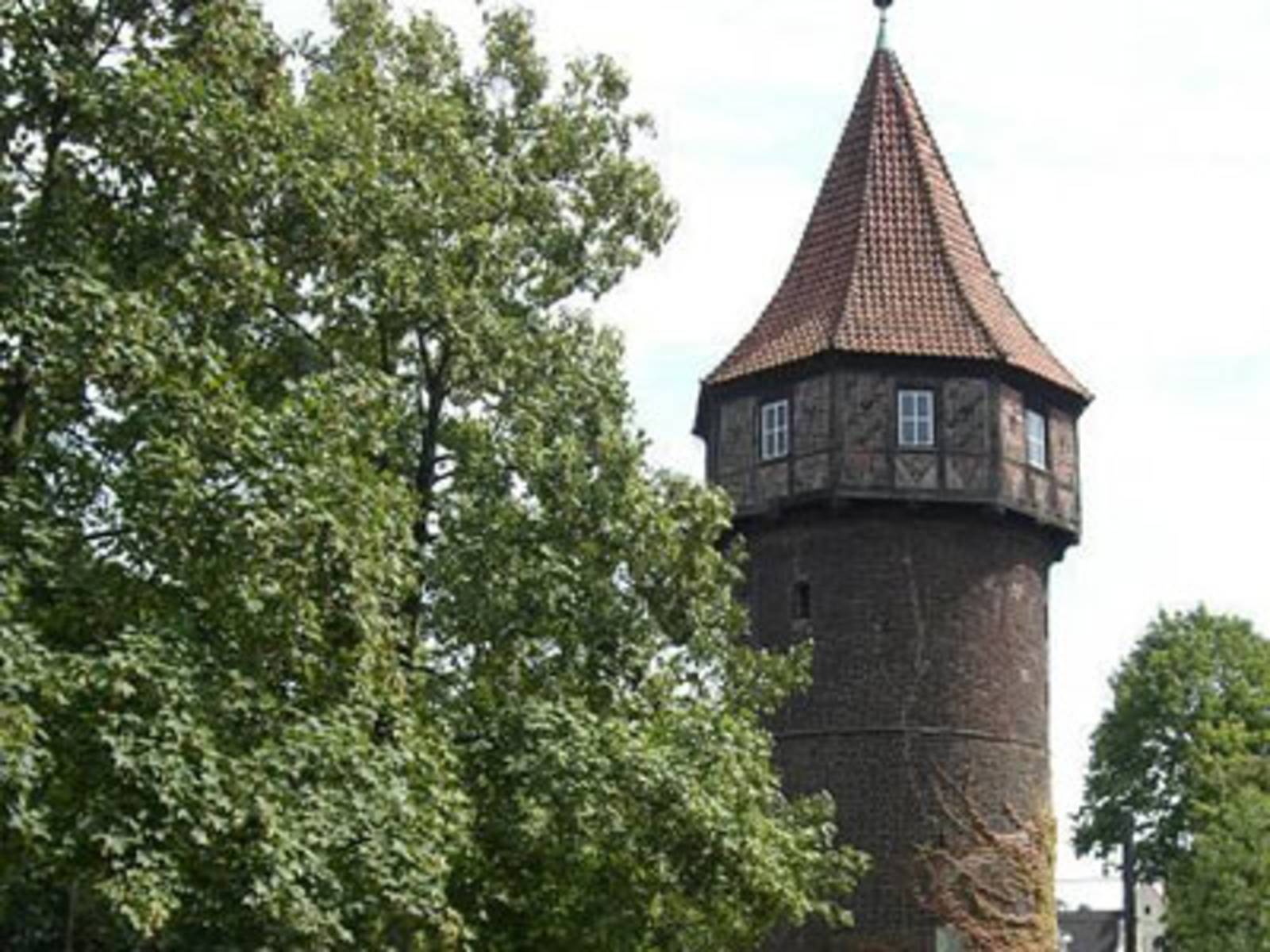 Foto vom Döhrener Turm in der Südstadt