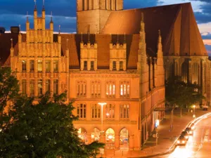 Altes Rathaus am Abend