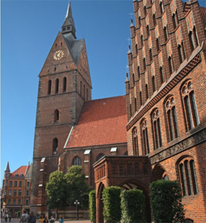 L'église du marché et l'ancien Hôtel de ville
