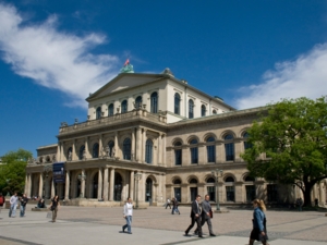 Staatsoper Hannover bei Tag