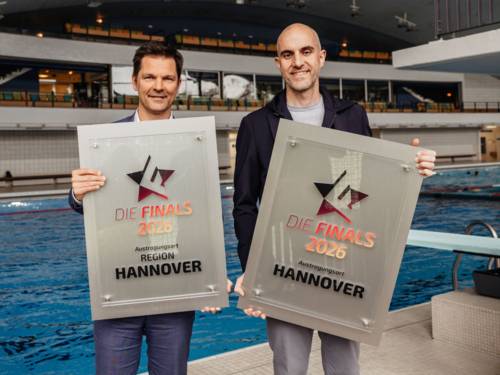 Regionspräsident Steffen Krach (links) und Oberbürgermeister Belit Onay (rechts)