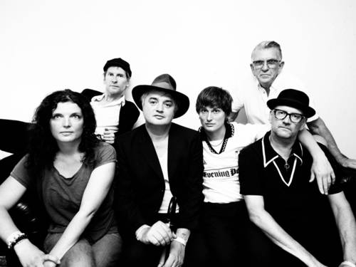 Der Sänger Peter Doherty mit seiner Band