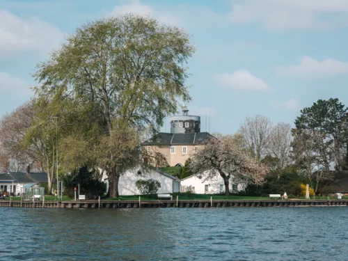 Isla de Wilhelmstein: un lugar para la cultura, las bodas, las pernoctaciones o los picnics