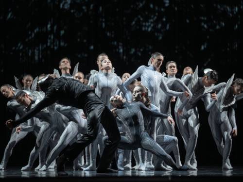 Ballettgruppe in Aktion