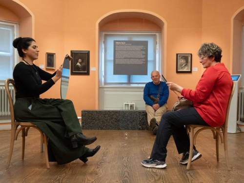 Kunstperformance im Wilhelm Busch-Museum in Hannover