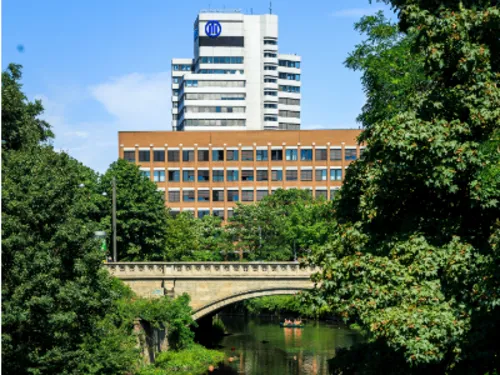 Leine mit Blick auf Arbeitsamt