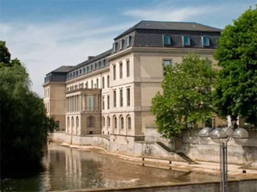 The back of the Leineschloss on the High Bank.