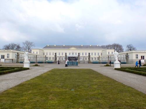 Das Schloss Herrenhausen vom Gro&szlig;en Garten aus gesehen