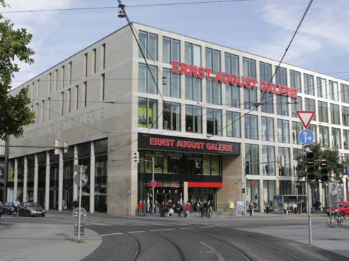 Eingang der Ernst-August Galerie
