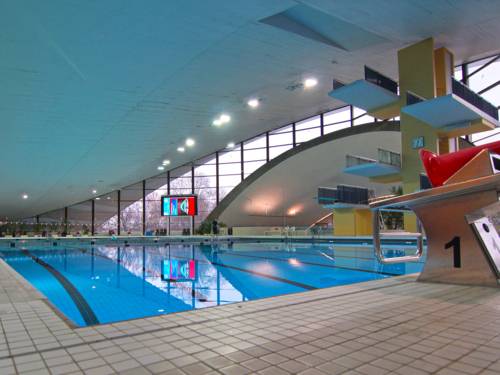 Schwimmhalle.