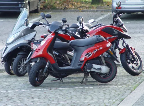 Motociclete parcate
