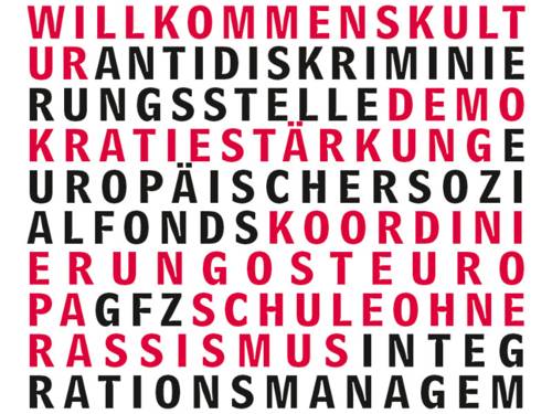 Ein abstraktes Logo der Stabsstelle Integration aus roten, schwarzen und weißen Buchstaben.