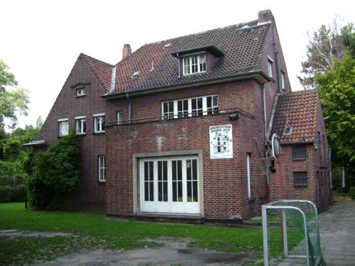 Außenaufnahme vom Jugendzentrum Misburg "Villa"