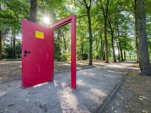 Porta in un parco