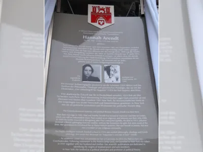 Die Stadttafel an Hannah Arendts Geburtshaus in Linden
