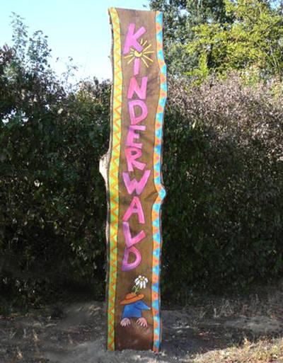 Hinweisschild auf den Kinderwald Hannover