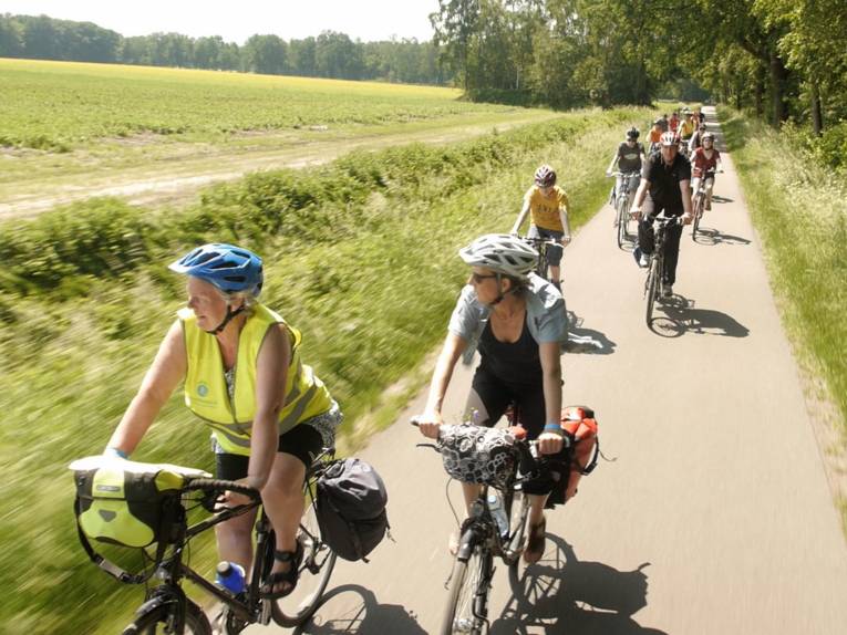 Eine Gruppe Radfahrende