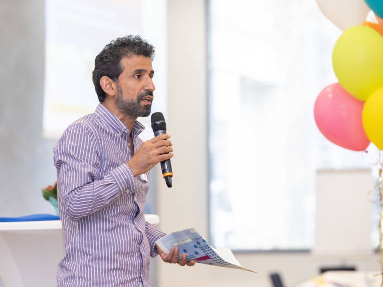 Resa Deilami leitete die Veranstaltung ein.