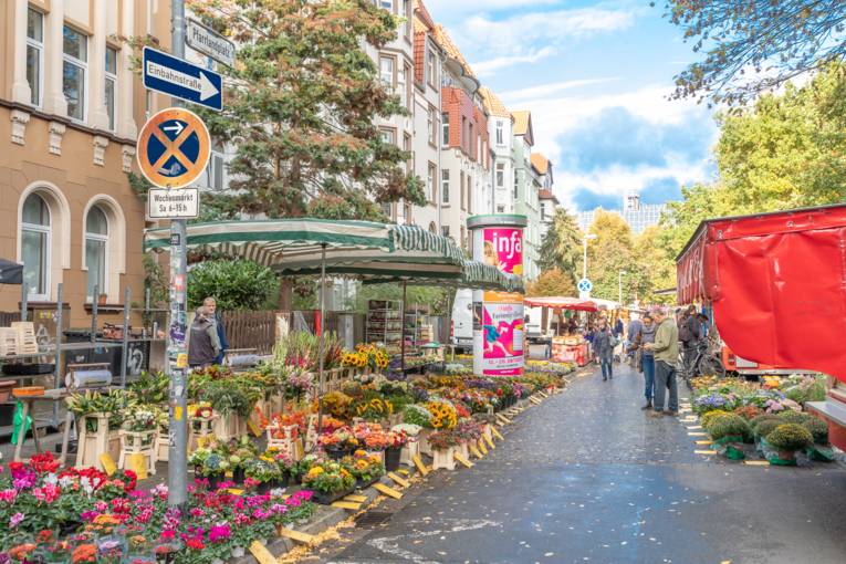 Der Wochenmarkt am Pfarrlandplatz.