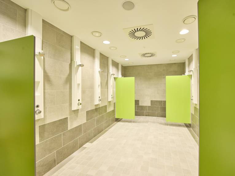 Misburger Bad Innen: Duschraum