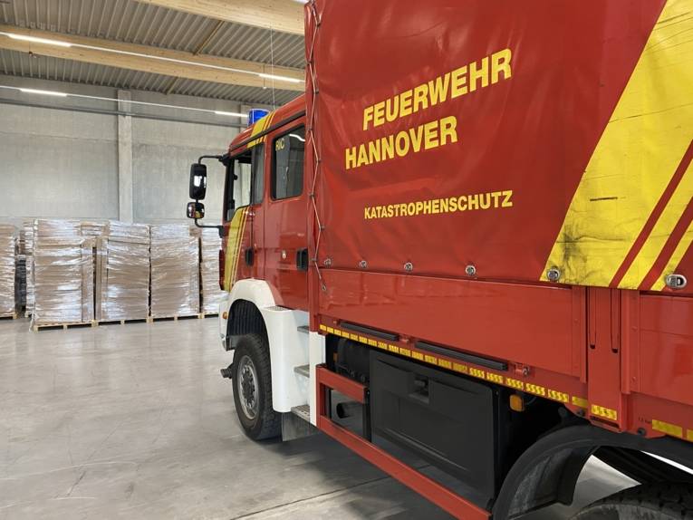 İtfaiyenin lojistik için yeni faaliyete geçen tesisinden ilk izlenimler.