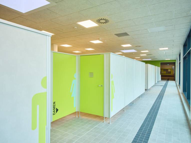 Misburger Bad Innen: Umkleidebereich