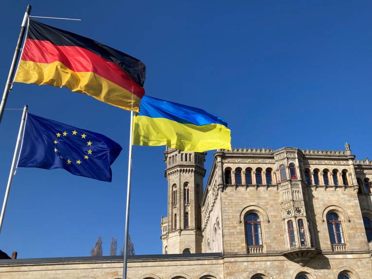 Fahne von Deutschland, Europa und Ukraine
