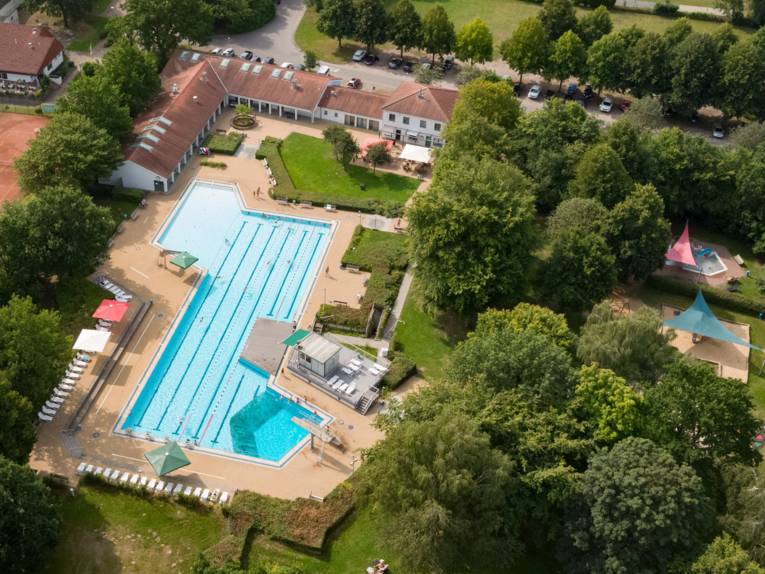 Luftbild des Freibades Großburgwedel