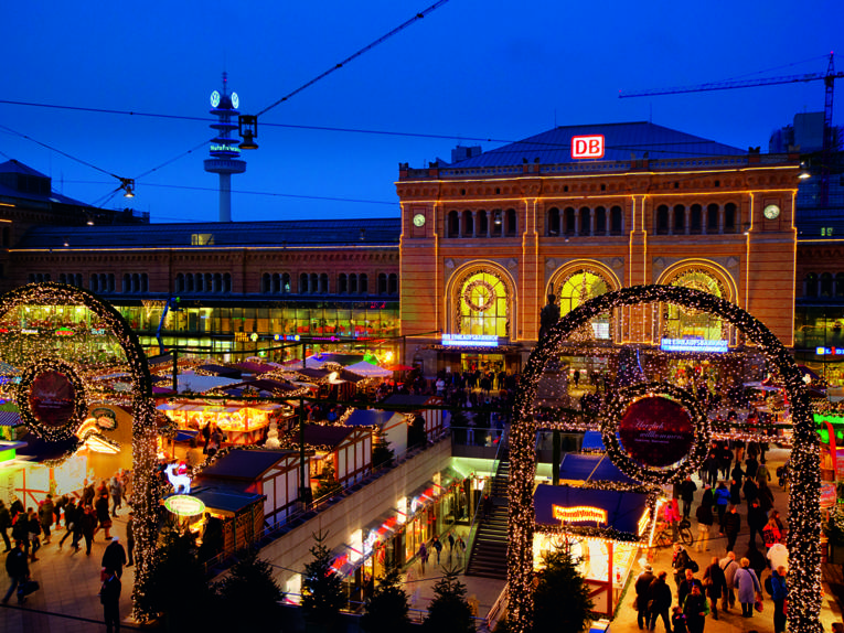 Christmas market Hannover Main Station