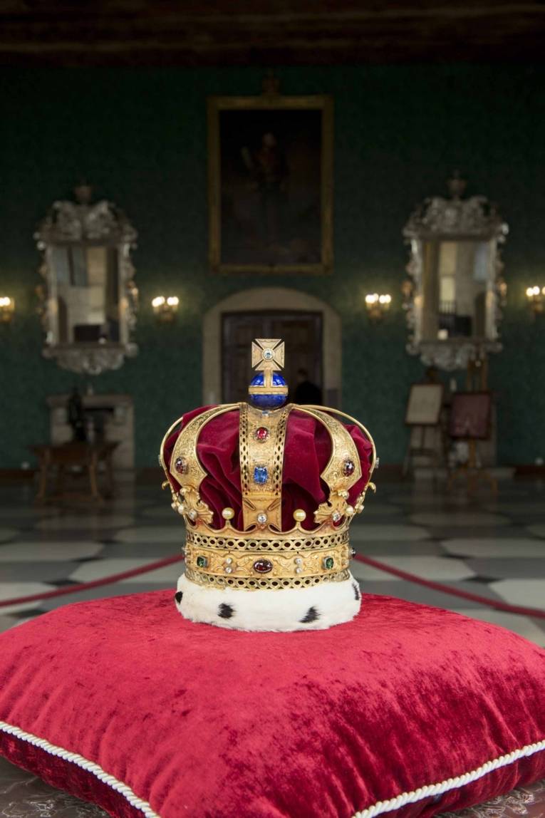 Präsentation der hannoverschen Königskrone