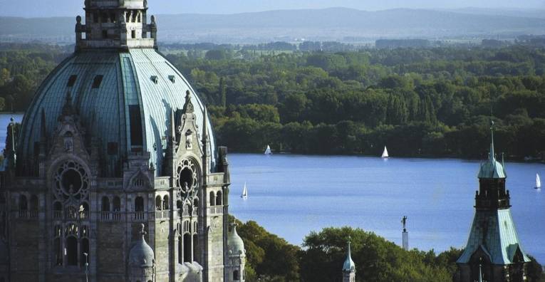 Der Ausblick über die Innenstadt Hannovers von der Rathaus Kuppel aus. 