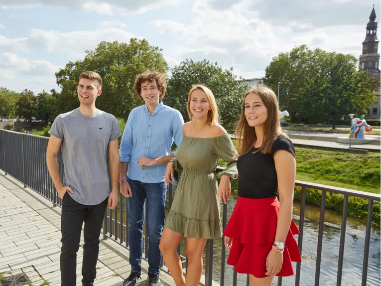 Gruppe am Hohen Ufer