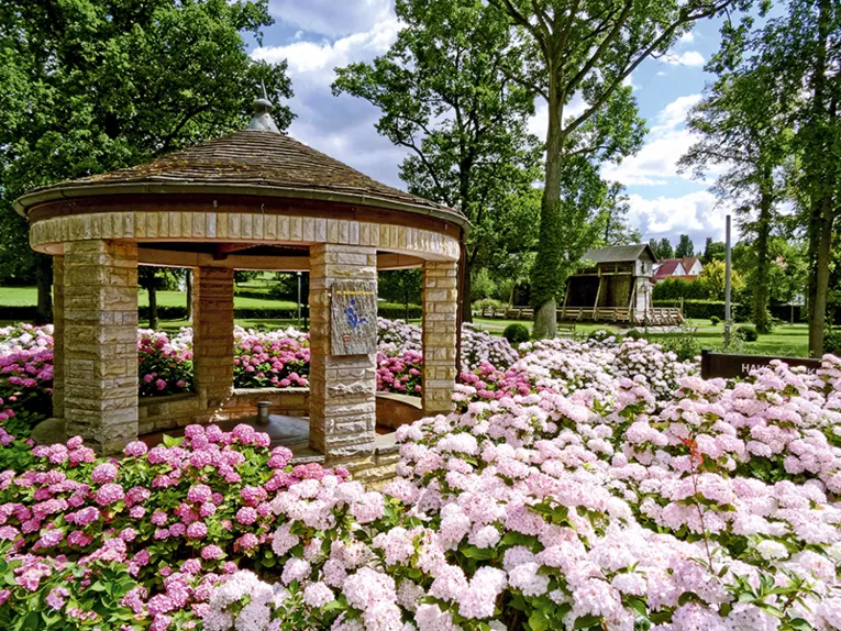 St. Annen-Brunnentempel im Kur-und Landschaftspark 