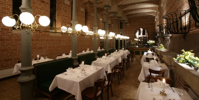 Set tables in the Marienburg castle restaurant