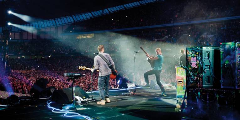 Die Band Coldplay während eines Konzertes