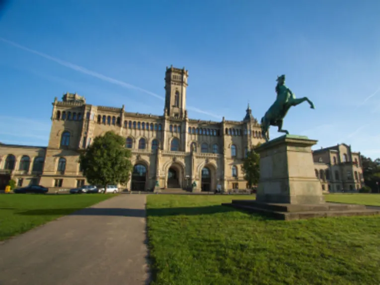 Leibniz University