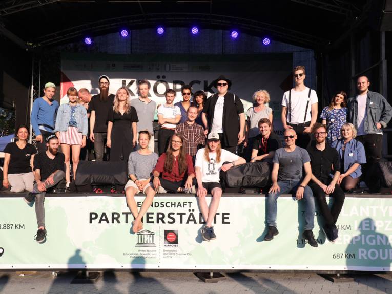 Internationale Bühne am Kröpcke mit Bands aus Hannovers Partnerstädten und den Unesco-Musikstädten.