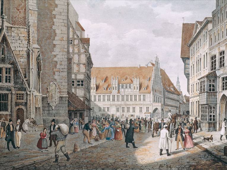 Markt mit altem Rathaus und Hauptportal der Marktkirche. mit dem verbauten Portal und Anbauten, rechts ein gotisches Haus mit Erker. Im Hintergrunde das alte Rathaus und der Aegidienkirchturm. Auf dem Markt Männer mit Säcken, Verkäuferinnen u. a. Bezeichnet vorne im Pflaster RW.34, Lithographie von Rudolf Wiegmann, 1834
