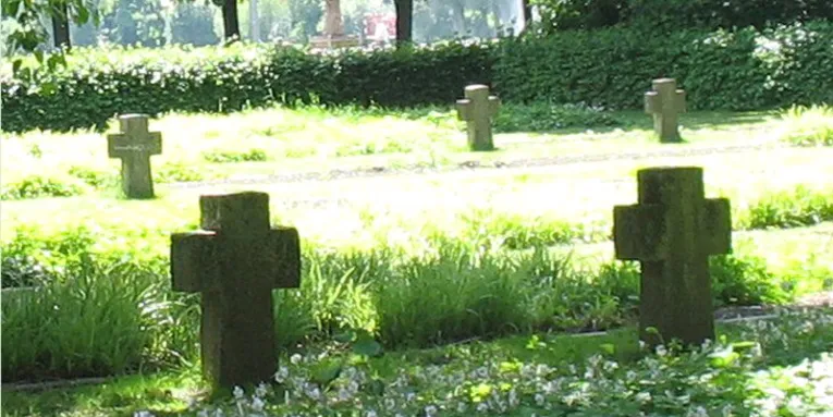 Gravplads på æreskirkegården ved Maschsees nordlige bred