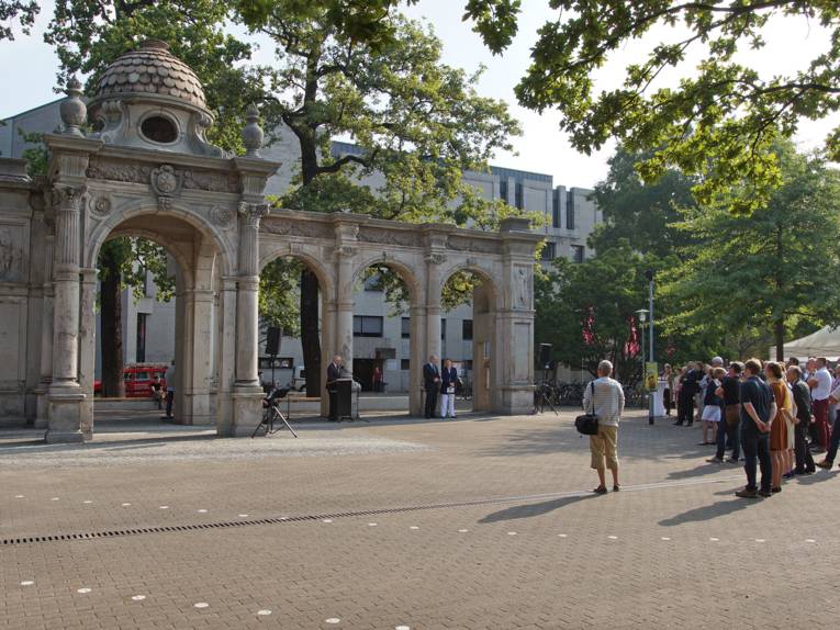 Arkaden am Emmichplatz