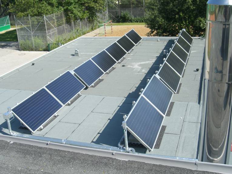 Solaranlage auf dem Vereinsgebäude des Hannoverschen Sport Clubs
