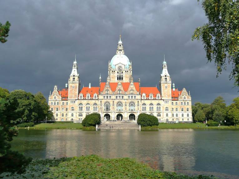 Rückseite des Neuen Rathauses